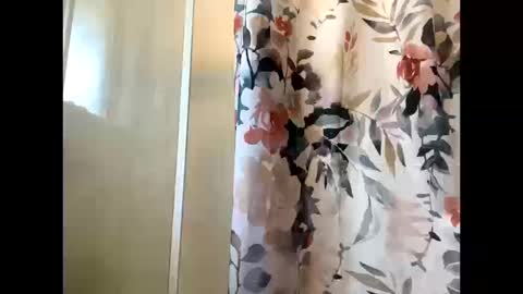 Milf4u online show from December 17, 4:18 am