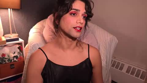 Snapshot of aussiepublictitties chatting on December 4, 12:09 am Ray online show from December 4, 12:09 am