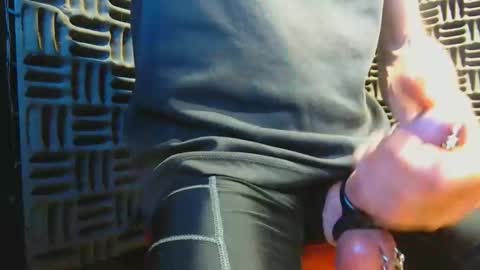 aussieraz online show from April 9, 7:14 am