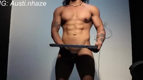 Snapshot of austiin_haze chatting on June 29, 10:15 am Austin online show from June 29, 10:15 am
