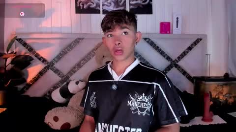 Snapshot of austin_connorr chatting on December 4, 10:24 am austin online show from December 4, 10:24 am