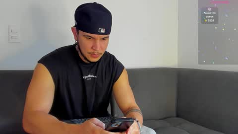 A online show from October 29, 9:38 pm