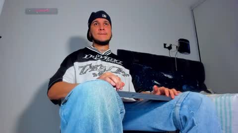 Snapshot of austin_curry chatting on June 3, 12:35 am A online show from June 3, 12:35 am
