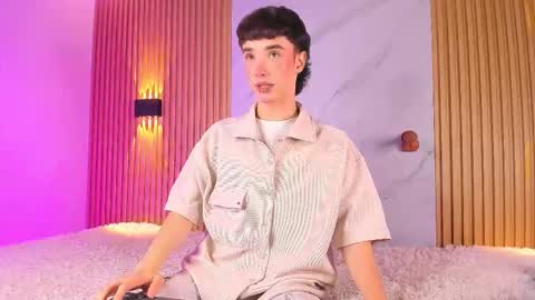 Snapshot of austin_rouse chatting on October 16, 7:04 pm austin_rouse online show from October 16, 7:04 pm