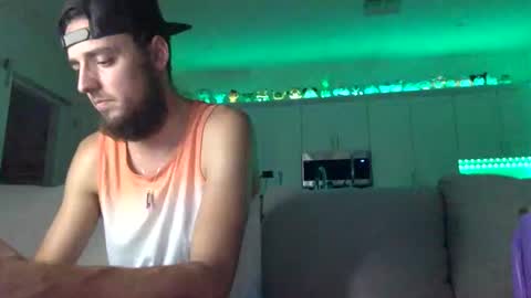 Snapshot of austincutieyes chatting on October 2, 1:01 am AudiEna online show from October 2, 1:01 am