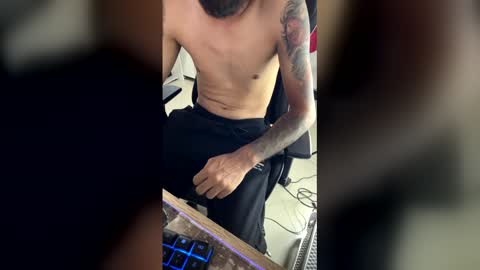 austindark1848 online show from May 10, 1:11 am