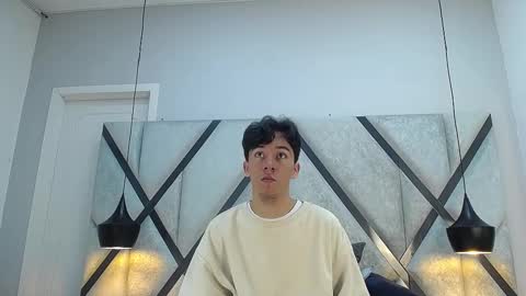 austinreeds online show from November 19, 12:05 pm