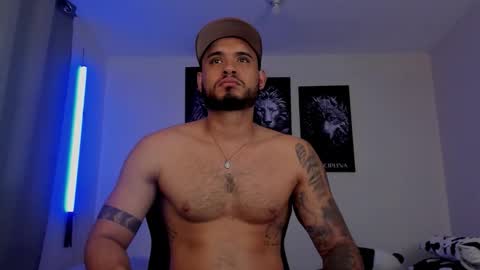 AustinTorres  online show from October 25, 2:52 am