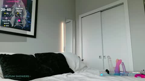 Autum Showers online show from April 1, 10:18 pm