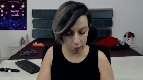 Snapshot of autumnopal chatting on December 19, 3:18 am AutumnOpal online show from December 19, 3:18 am