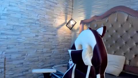              online show from December 7, 3:25 am