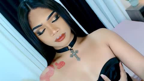 Ava online show from December 4, 8:56 am