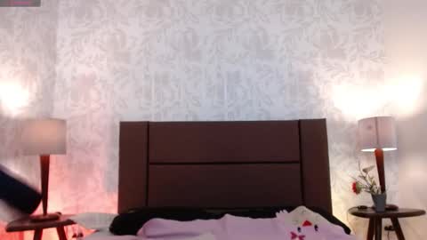 Ava  online show from December 19, 7:54 pm