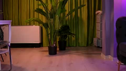Ava online show from July 3, 8:48 pm