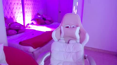 AVA online show from February 12, 1:28 pm