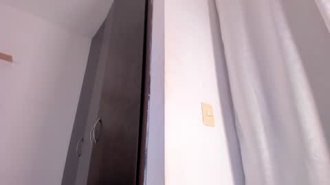 Avaline Help me reach 100 likes TRANSMISSION EVERY DAY FROM 39 PM online show from February 5, 3:23 am