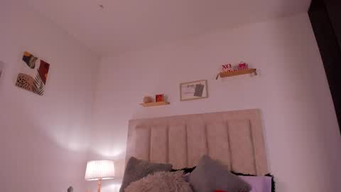 Avaline Help me reach 100 likes TRANSMISSION EVERY DAY FROM 39 PM online show from February 23, 2:07 am