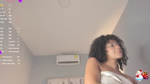 Snapshot of avalon_badger chatting on December 7, 9:33 pm Avalon online show from December 7, 9:33 pm