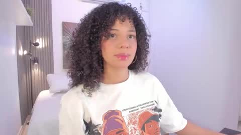 Snapshot of avalon_badger chatting on October 20, 7:47 pm Avalon online show from October 20, 7:47 pm