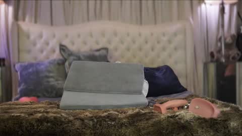 Snapshot of avalonnfoxx chatting on December 29, 6:35 am AvalonnFoxx online show from December 29, 6:35 am