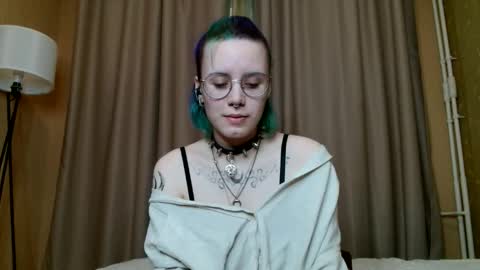 avaobierne online show from May 27, 6:43 am