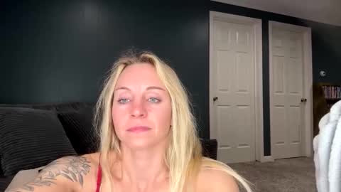 Snapshot of avarosefit chatting on February 16, 1:13 am Ava Rose online show from February 16, 1:13 am