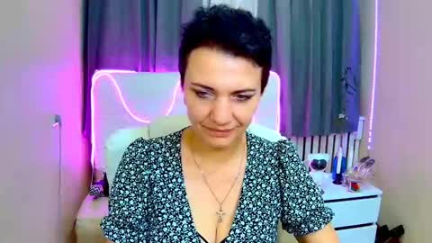 avasaturnian online show from September 14, 6:23 am