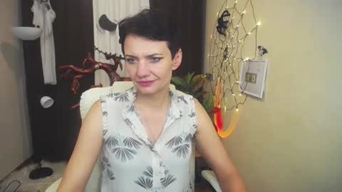 avasaturnian online show from October 19, 10:27 am