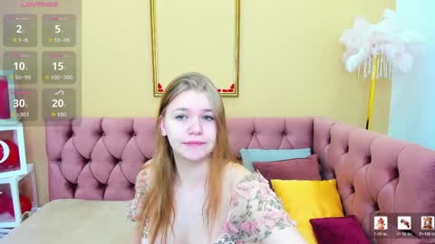 Snapshot of avasunshine_ chatting on March 29, 1:05 am Ava online show from March 29, 1:05 am
