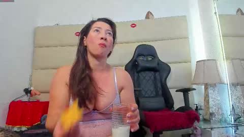 Ava Tomas online show from November 23, 9:47 pm