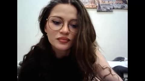 Snapshot of avelinehowo_uwu chatting on February 28, 5:47 pm Aveline online show from February 28, 5:47 pm