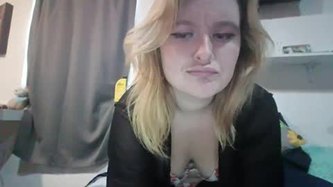 Avery Doll online show from July 11, 6:43 pm