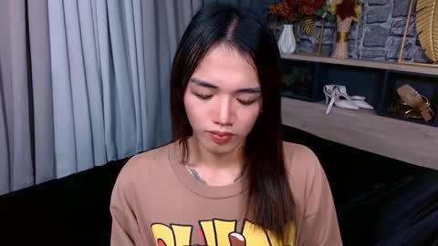 Snapshot of avery_hunt chatting on February 16, 9:33 pm Avery online show from February 16, 9:33 pm