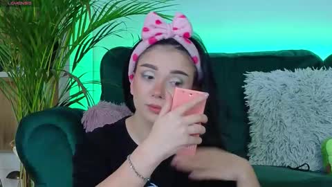 AveryWillow online show from October 10, 2:10 am