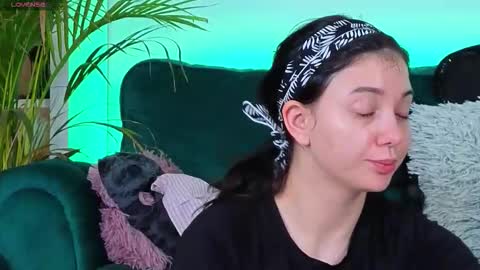 AveryWillow online show from November 1, 4:58 am