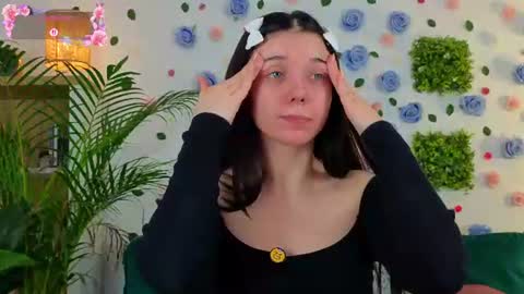 AveryWillow online show from June 15, 1:08 am