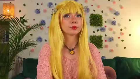AveryWillow online show from June 24, 1:04 am