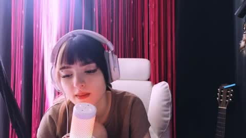Avriel online show from May 20, 5:24 am