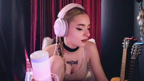 Avriel online show from June 1, 4:03 am