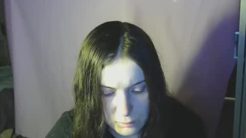 avialenne online show from April 25, 7:33 pm