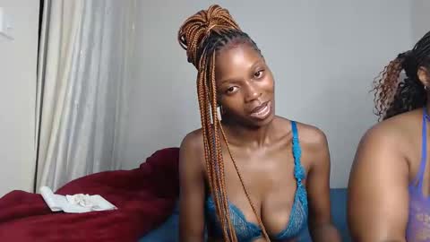 Snapshot of avian_babe chatting on November 30, 10:25 pm Avian online show from November 30, 10:25 pm