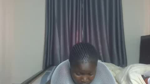 Snapshot of avian_babe chatting on April 1, 11:00 am Avian online show from April 1, 11:00 am