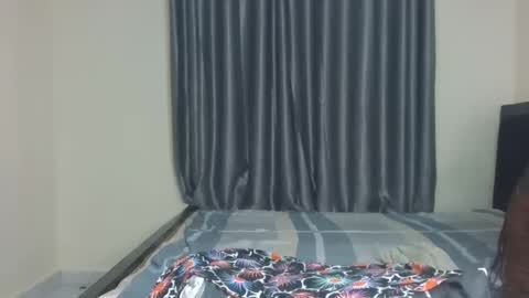 Snapshot of avian_babe chatting on April 2, 4:54 am Avian online show from April 2, 4:54 am