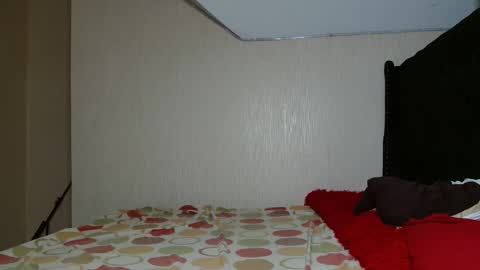 Snapshot of avian_talya chatting on November 2, 8:44 pm Avian online show from November 2, 8:44 pm