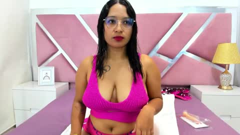 Hot Avie online show from April 16, 8:42 pm