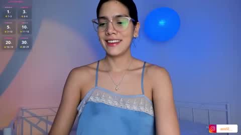 Snapshot of avis12_ chatting on September 24, 4:49 am Follow me Pvt and c2c is on online show from September 24, 4:49 am