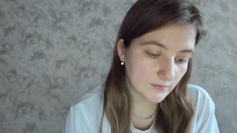 avorylas online show from November 26, 8:15 am