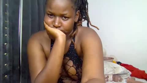 Snapshot of avril_lily chatting on February 9, 12:20 pm Avril online show from February 9, 12:20 pm