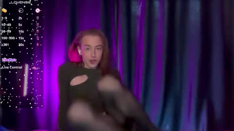 avril_pearly_ online show from February 11, 11:04 am