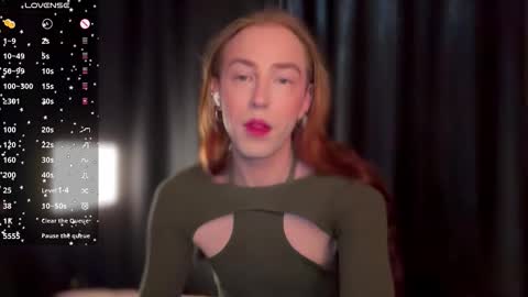 avril_pearly_ online show from February 24, 10:46 am